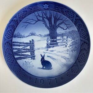 LAST ONE‼️Royal Copenhagen 1971 Annual Blue and White Christmas Plate Bunny